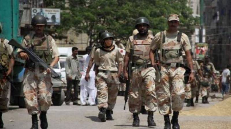 Rangers arrest 7 suspected criminals in Karachi