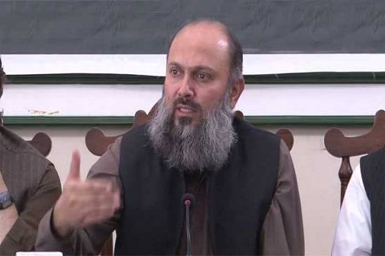 CM Balochistan distributes laptops among 150 students