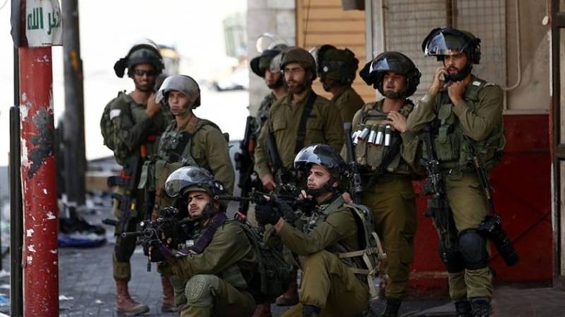 Israeli occupation forces detain 16 Palestinians