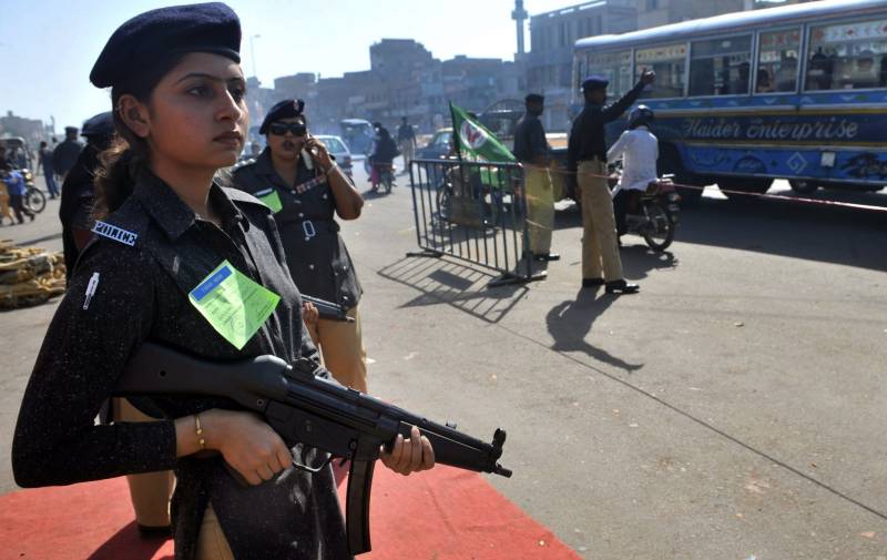 In a first, Female police officers deployed at checkpoints across Lahore