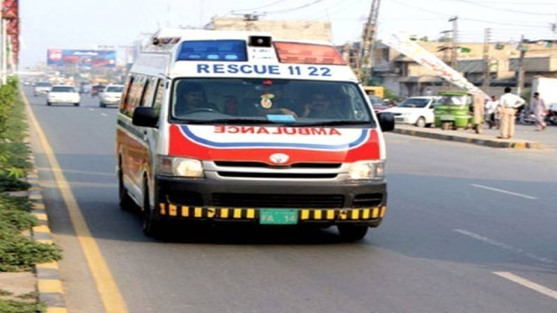 Road accident kills three in Okara