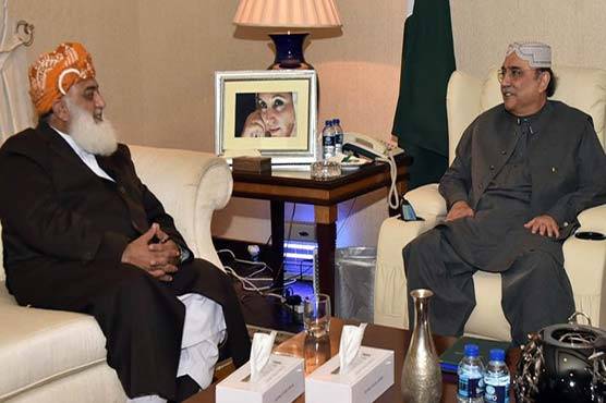 Moulana Fazal ur Rehman meets Asif Zardari twice in 24 hours, A secret Mission