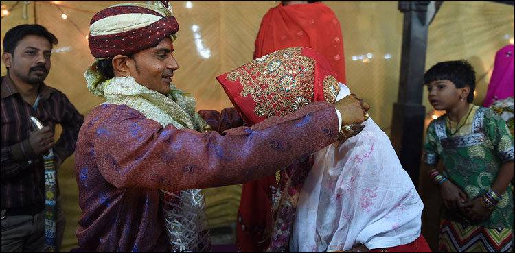 79 Hindu couples tie the knot in mass Hindu wedding ceremony in Karachi