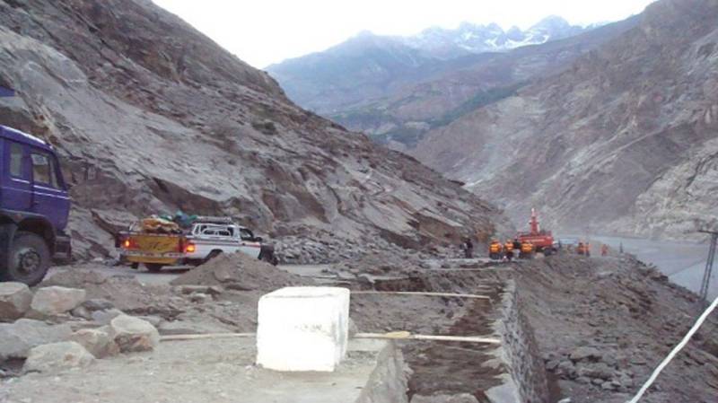 Landslide kills eight labourers in Kohistan