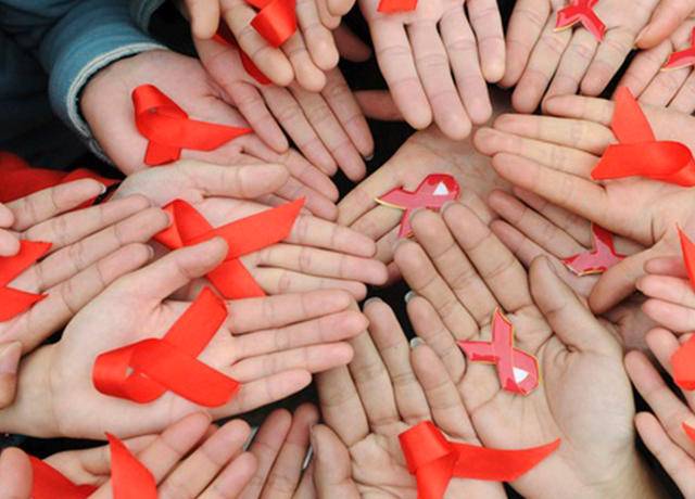 Pakistan has at least 1,30,000 HIV AIDS patients