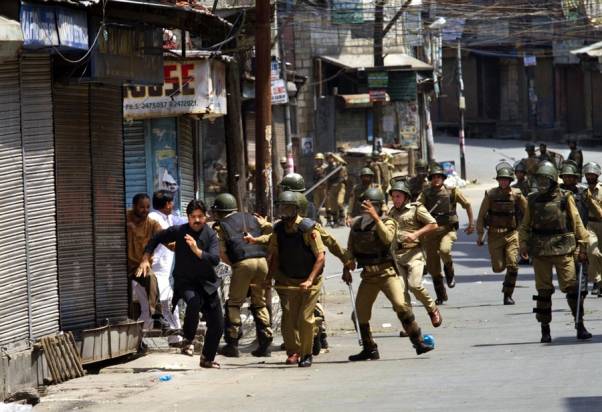 Indian troops rearrested Hurriyat leader Shakeel Ahmed Butt soon after release from Srinagar Central Jail