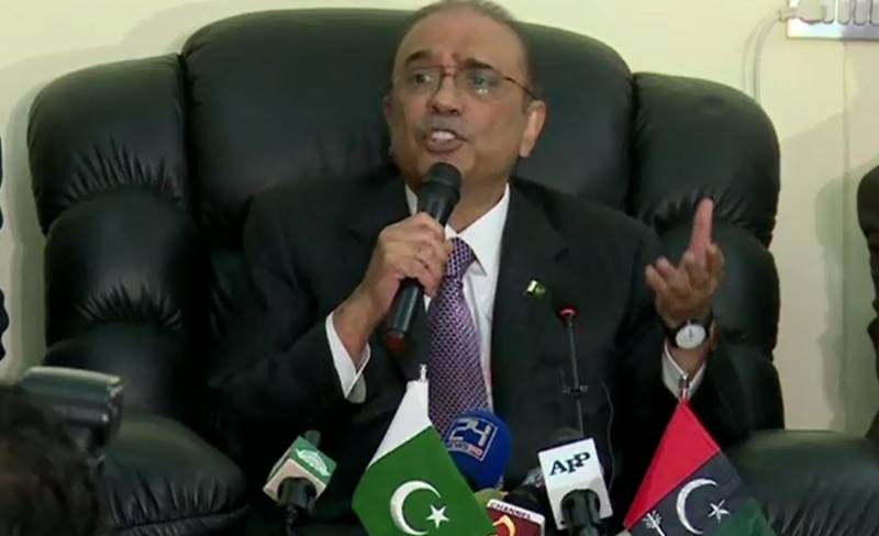 Asif Ali Zardari lashes out at government over arrest of Agha Siraj Durrani