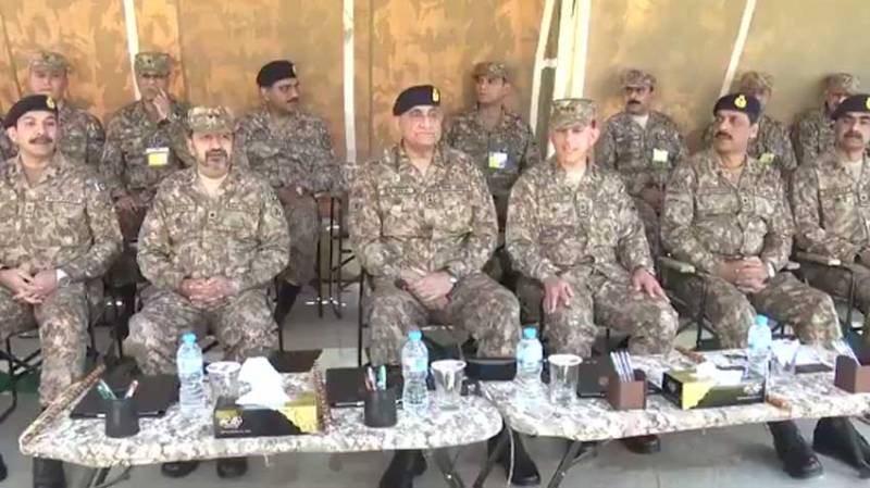 COAS visits troops along Working Boundary near Sialkot