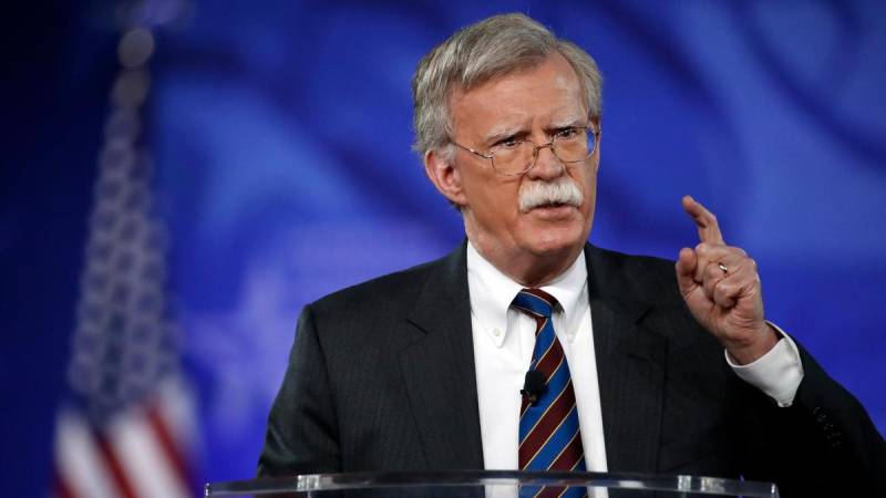 Bolton threatens sanctions against foreign financial institutions helping Maduro gov't