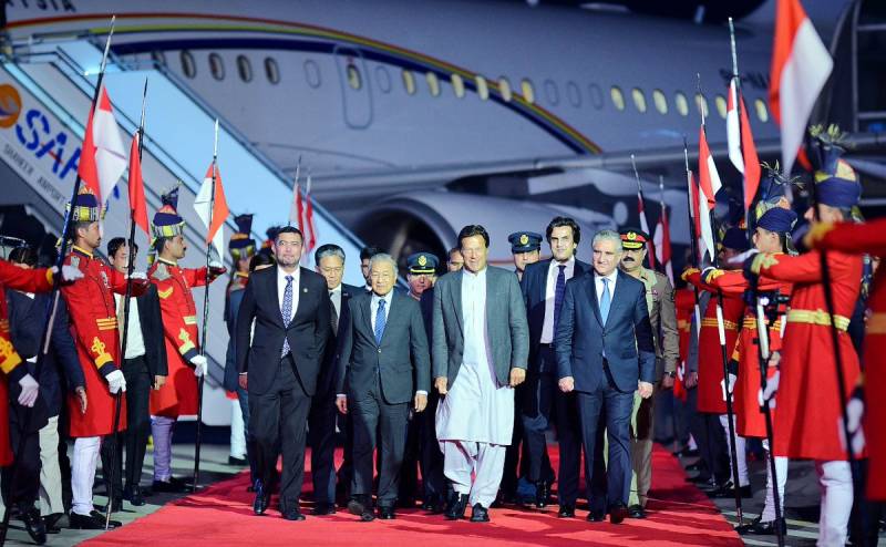 Malaysian PM receives warm welcome in Pakistan