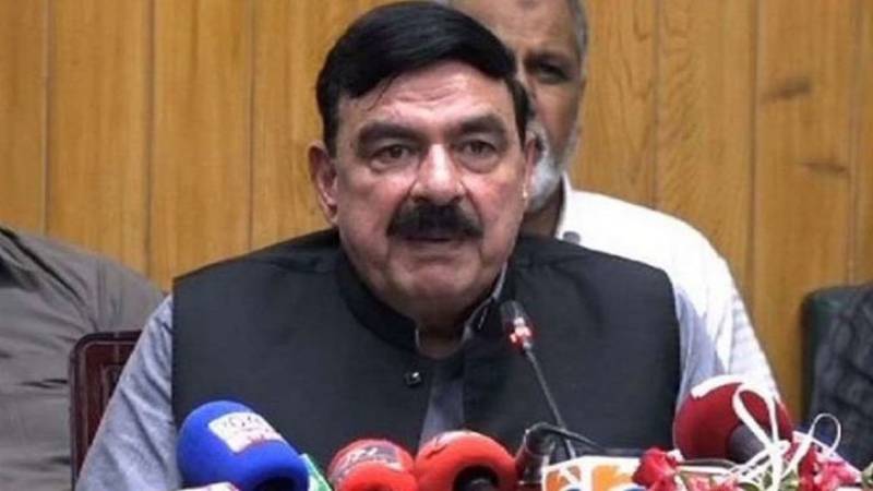 Govt working on laying 1700km new railway tracks: Rashid