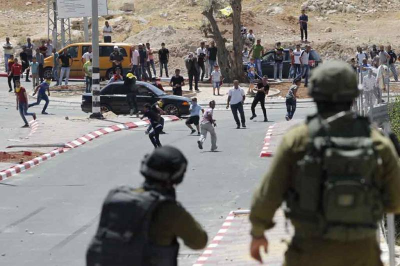 Third Palestinian dies in Israel border clashes