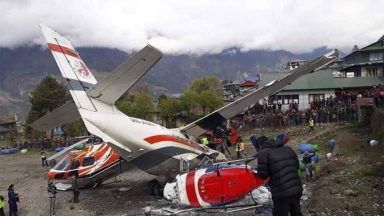 Helicopter - Airplane collision leave several people dead