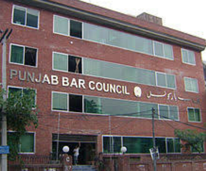 Punjab Bar Council demands sacking of SC Justice over defaming Pakistan Army and Intelligence Agencies