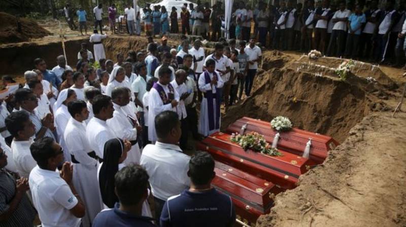 Sri Lanka attacks: Mass funeral on day of mourning