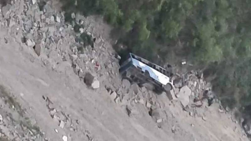 10 killed as bus falls into deep gorge in Himachal Pradesh