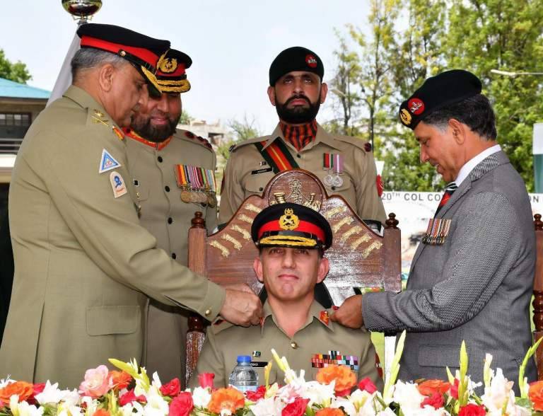 COAS General Qamar Bajwa installs Lieutenant General Aamir Abbasi as Colonel Commandant of FF Regiment