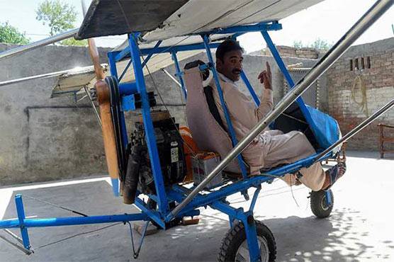 Pakistani popcorn seller who built his own plane earns praise from PAF