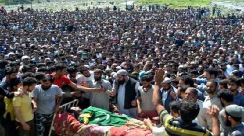 Thousands attend funeral prayers of two martyrs in Kulgam district