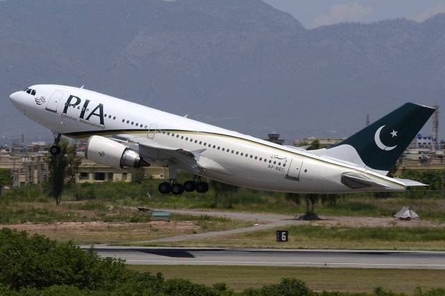 93 Pakistani deportees from US arrive back home through chartered flight