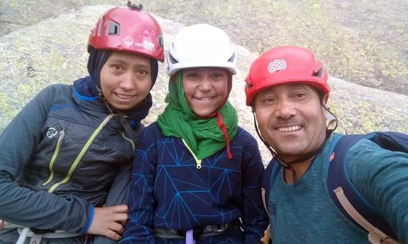 Two Pakistani teenage girls scaled highest mountain in Spain, A world record