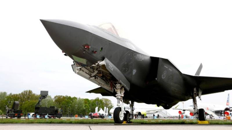 US to stop training of additional Turkish pilots to fly F-35 fighter jets