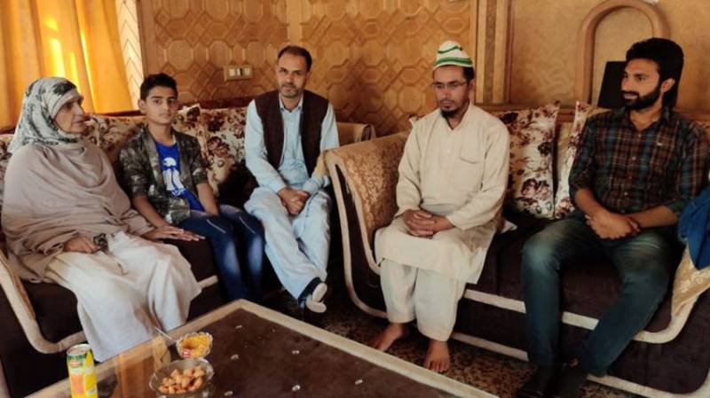 JKPM delegation meets Yasmeen Raja in Pampore