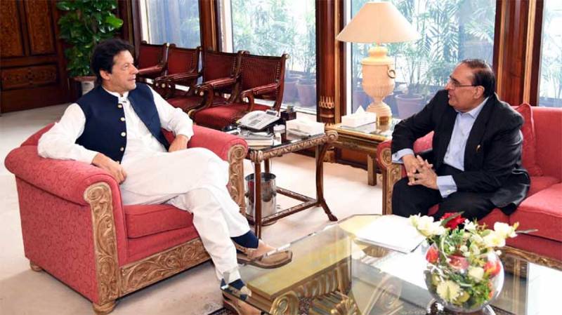 Professor Dr Ata-ur-Rehman calls on Prime Minister Imran Khan in Islamabad