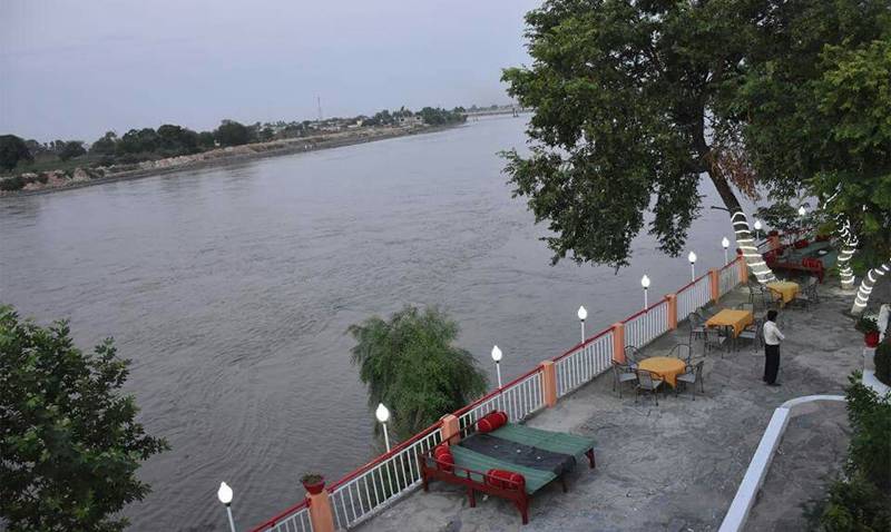 River Kabul at Warsak, Nowshera in medium flood