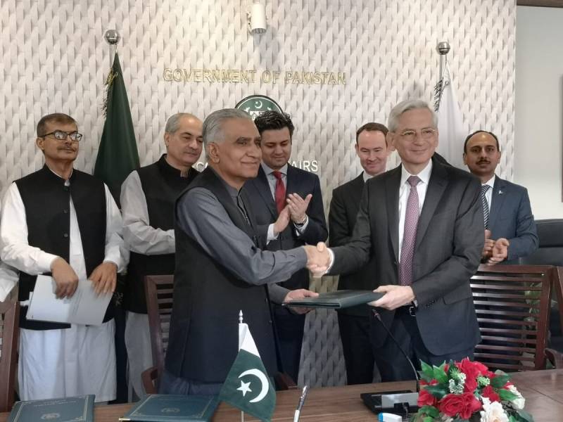 France provides soft loan to Pakistan for hydropower projects