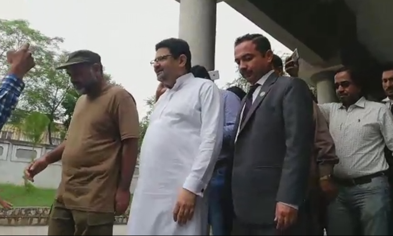 Former finance minister Miftah Ismail arrested by NAB over corruption reference