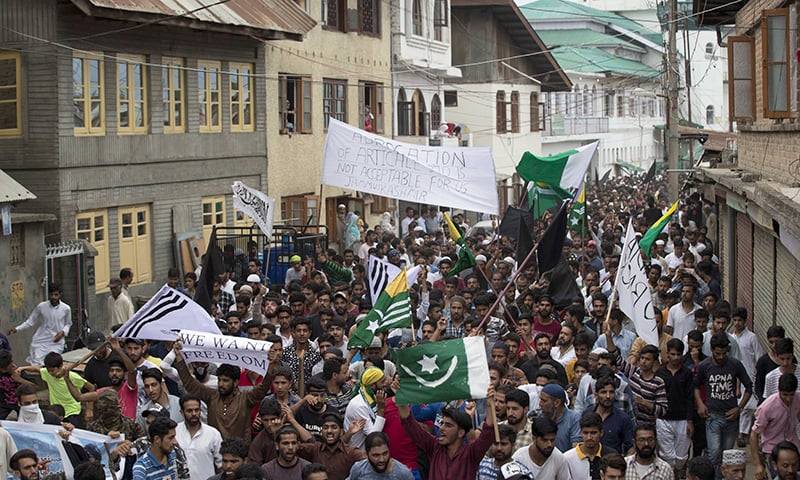 BBC report exposed Indian troops live firing at massive Kashmiris protests