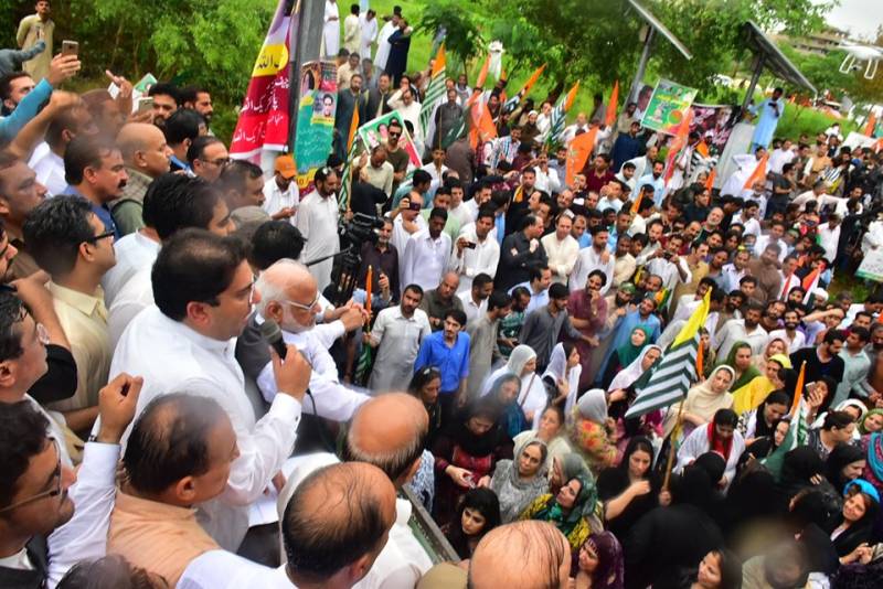 PTI holds protest rally to show solidarity with people of Occupied Kashmir