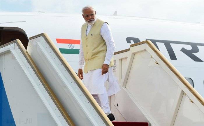 Indian PM Narendra Modi flies over Pakistani airspace amid hightened tensions?