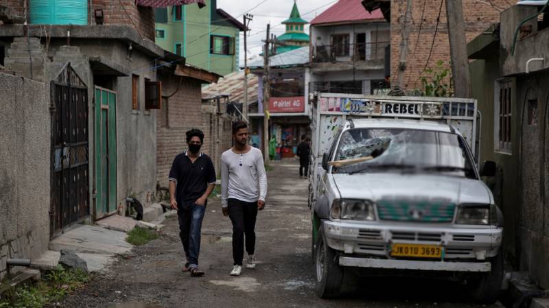 After failing to control rising insurgency, Indian troops make appeal to Kashmiri youth