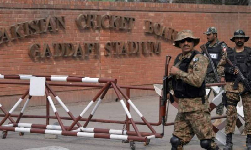 Who is giving terrorist threats to Srilankan cricket team to stop visit to Pakistan?