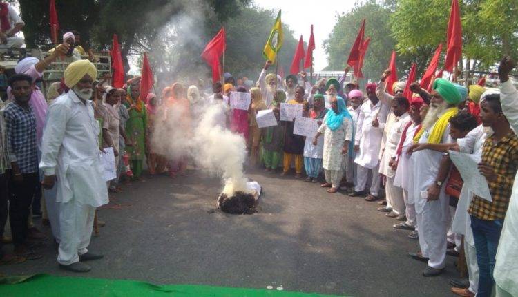 Massive sit in protests erupt in India especially in Punjab against Modi over Occupied Kashmir lockdown