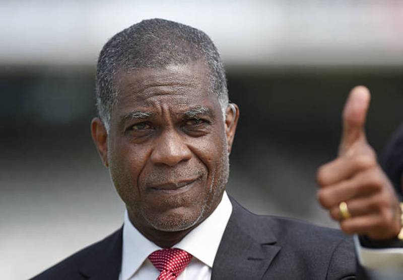 On whose invitation West Indies great Micheal Holding has arrived in Pakistan?