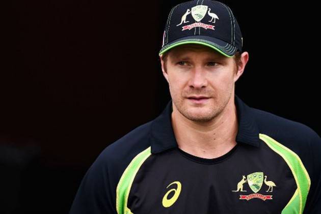 Australian cricketer Shane Watson apologised to fans for illicit messages