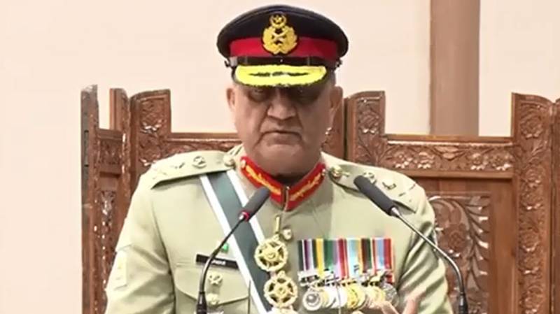 COAS General Bajwa lays floral wreath at Martyrs Monument in Abbottabad