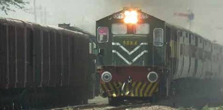 Pakistan Railways Business Express boggies derailed, Lahore Karachi traffic suspended