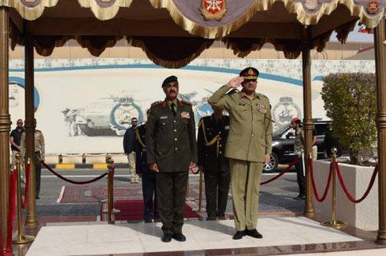 Pakistan Army Chief General Qamar Bajwa held important meeting with top civil and military leadership of Kuwait