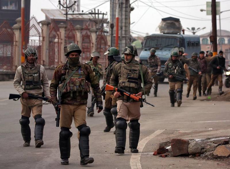 Atleast 6 Indian soldiers killed and injured in a deadly encounter in Occupied Kashmir leaving 9 freedom fighters martyred