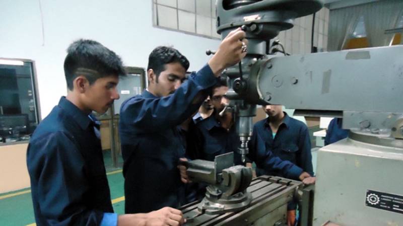 Mian Aslam vows to promote technical education