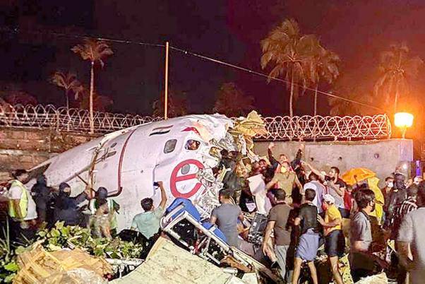 Both Pilots Among 18 Killed In Air India Express Plane Crash At Kozhikode Airport Aug 08 2020