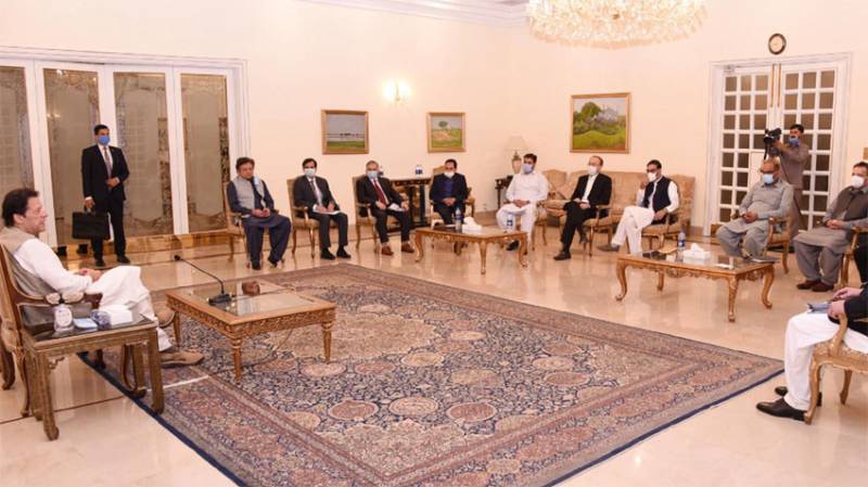 PM Imran Khan held important meeting with investors and businessmen from Islamabad