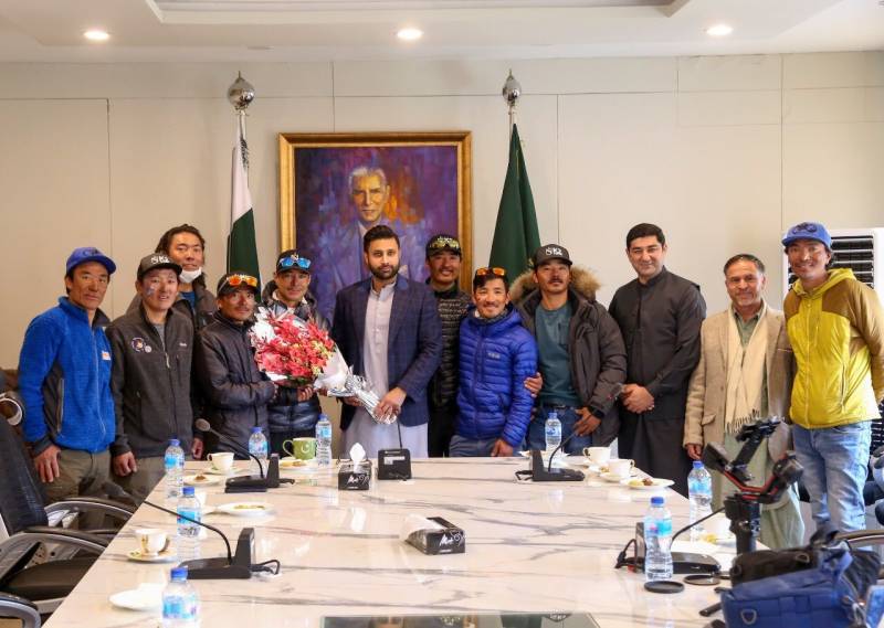 International mountaineers team which scaled K2 winter summit have something to say about people of Pakistan