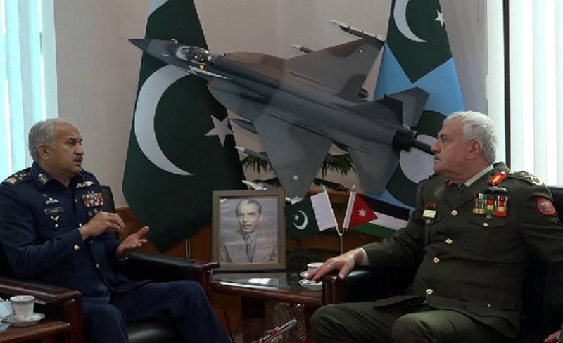 Jordanian Armed Forces Chief held meeting with PAF Chief at AHQ