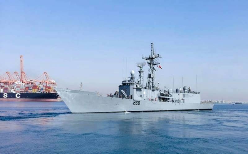 Pakistan Navy warship held joint military drills with Royal Navy of Oman