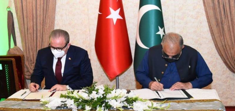 Pakistan and Turkey sign an important bilateral protocol